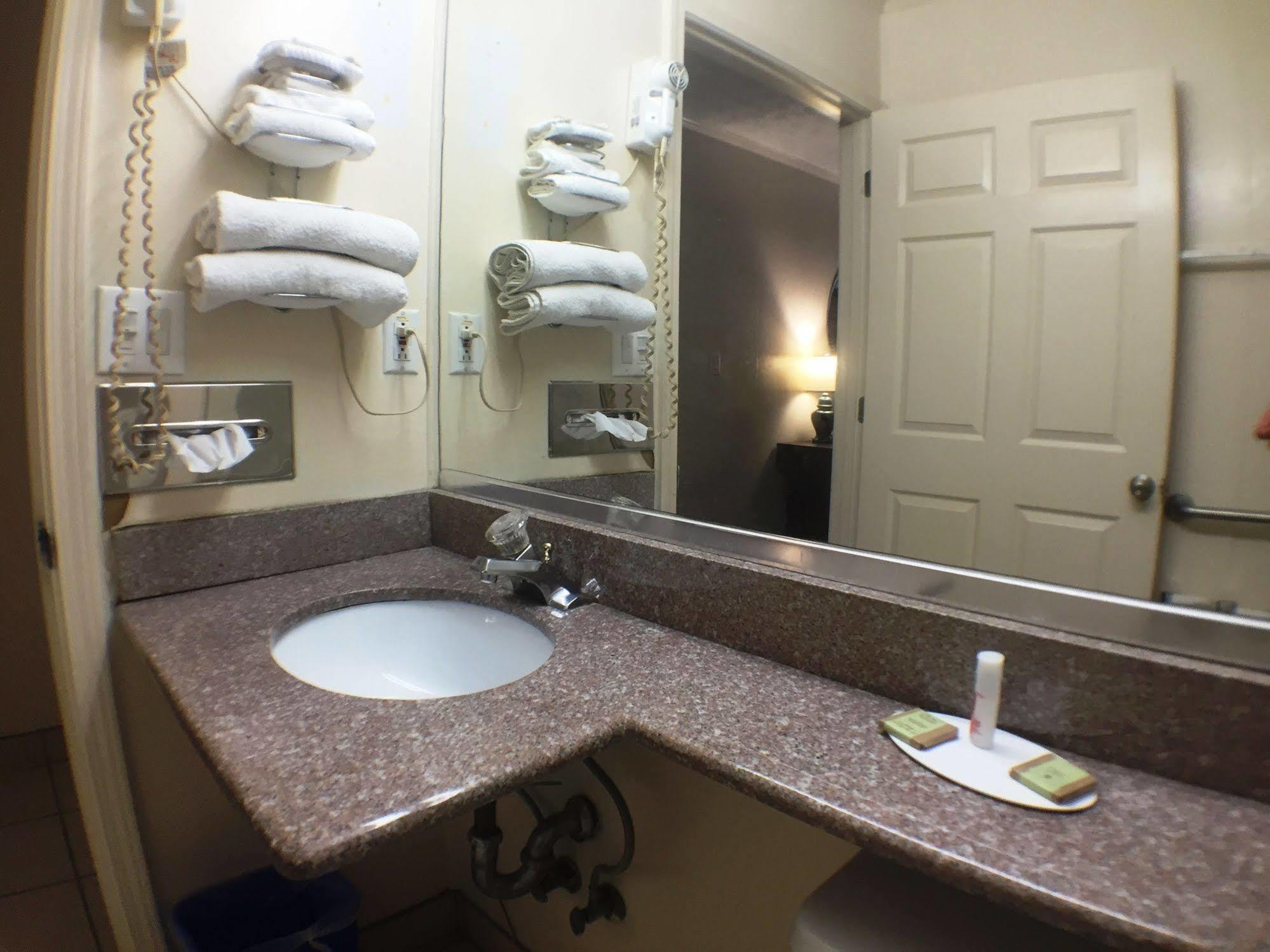 Syracuse Inn East Syracuse Εξωτερικό φωτογραφία